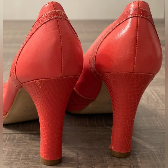 Gianni Bini Genuine Leather Salmon Heels Size 9 - Picture 9 of 9
